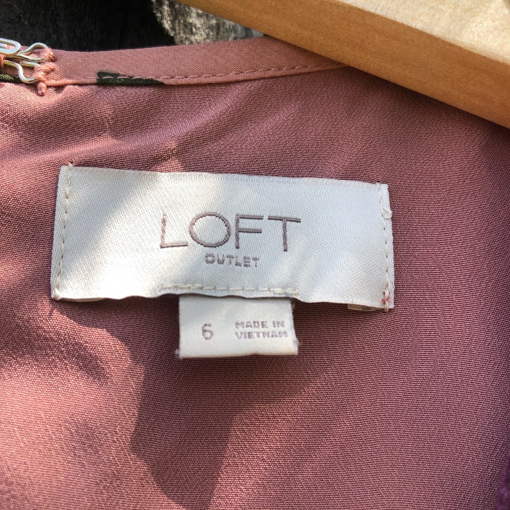LOFT DRESS - Picture 3 of 4